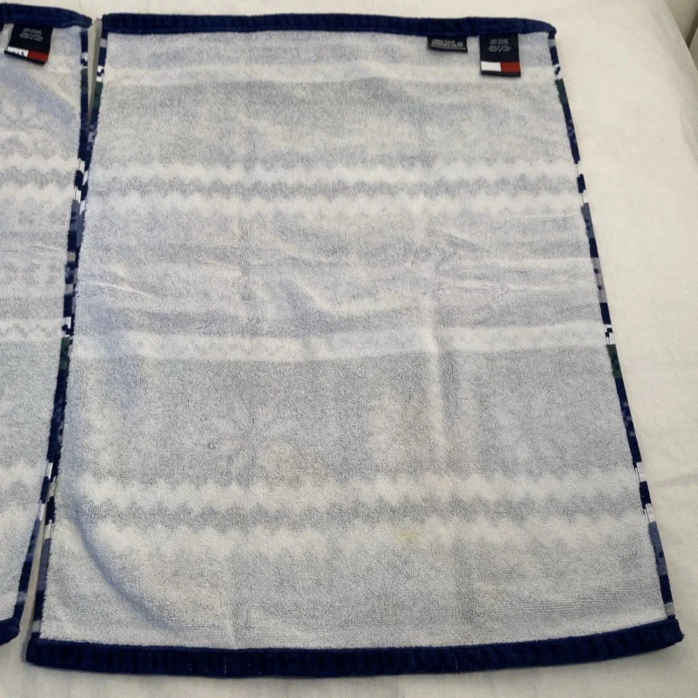 Tommy Hilfiger  Snowflake Patterned hand towels set
